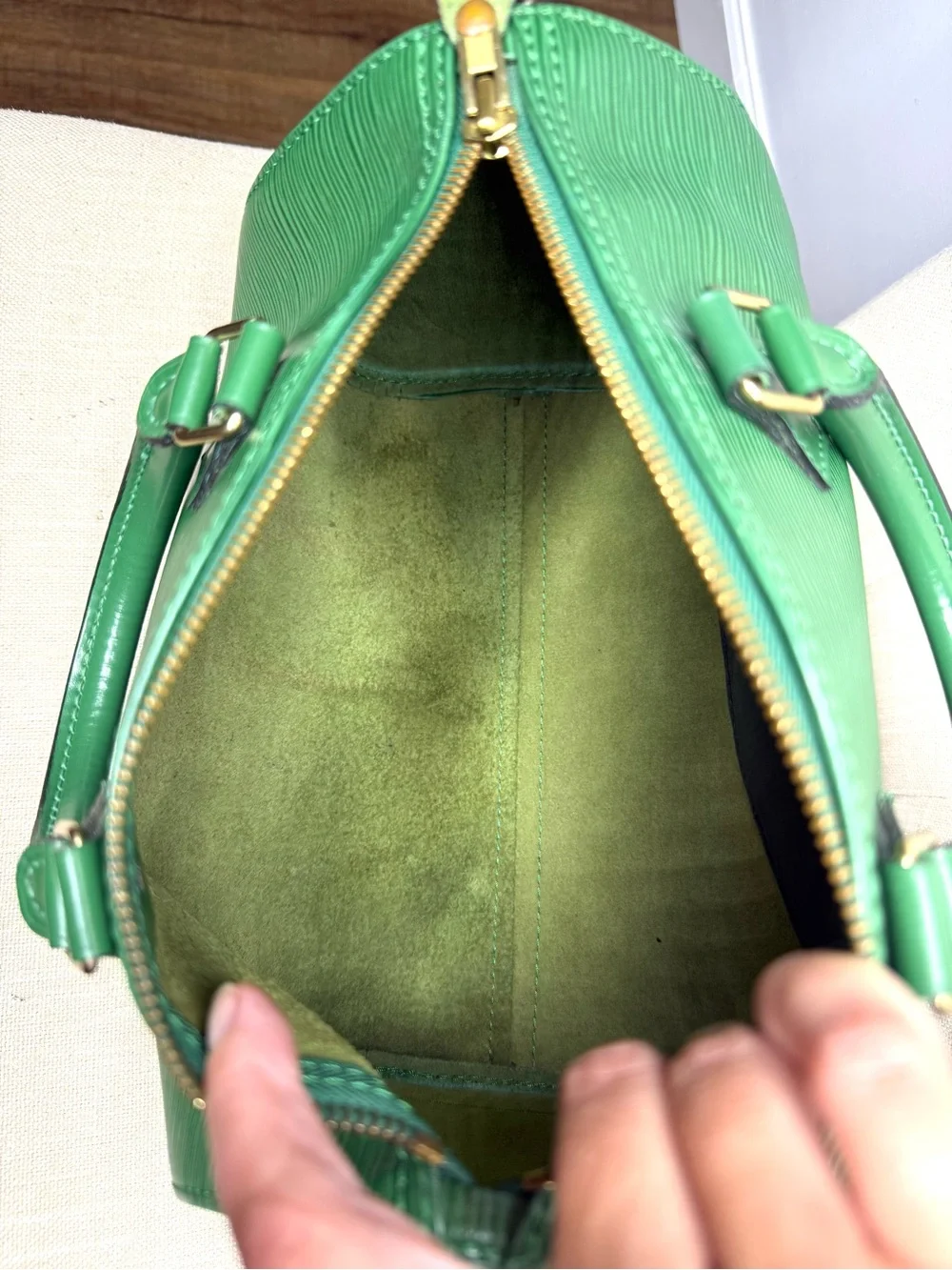 Authentic Louis Vuitton Speedy 25 green epi leather satchel bag  M43014 LV